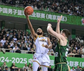 米乐娱乐 -包含转会期体能课后，辽宁本钢造点机会备战NBA季后赛，质疑声仍在，控场能力受关注的词条